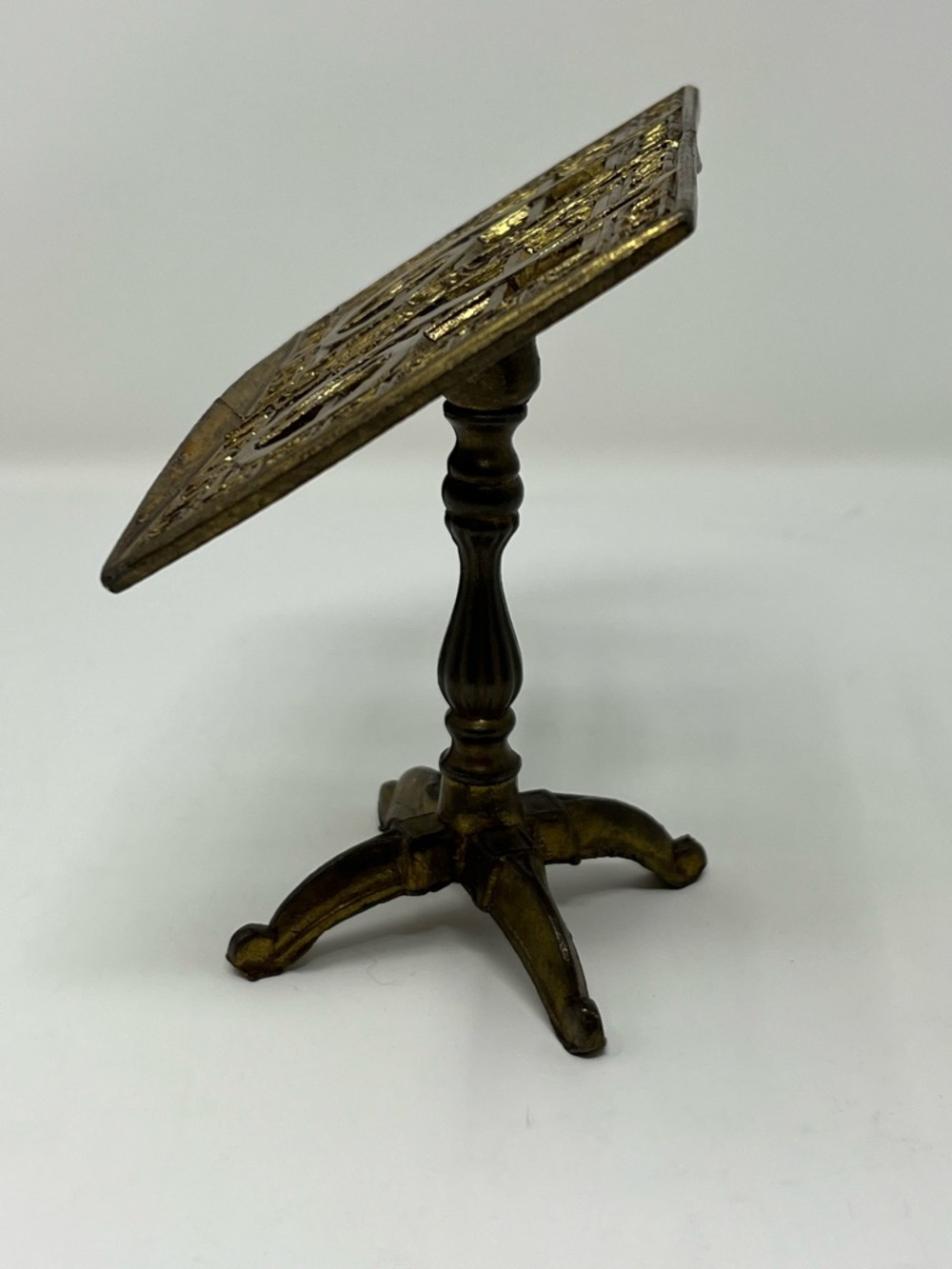 Vintage Brass Music Stand Treble Clef Card Holder & Decor 1970’s MCM Decor - Picture 3 of 7